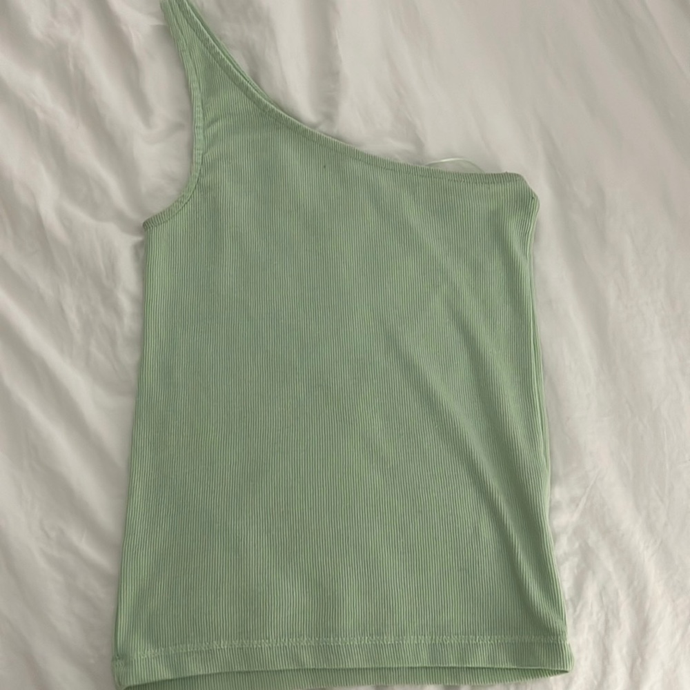 One shoulder basic tank